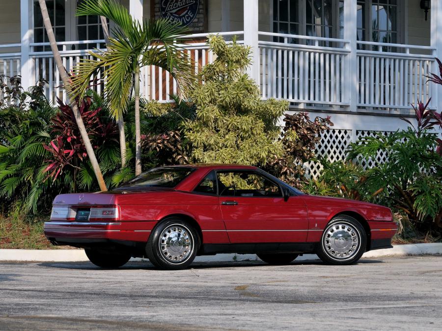  Cadillac Allante 1993 года  (фото 8 из 11)